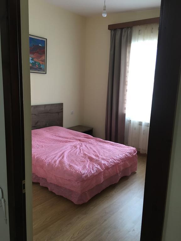 Art Guesthouse Ереван Екстериор снимка